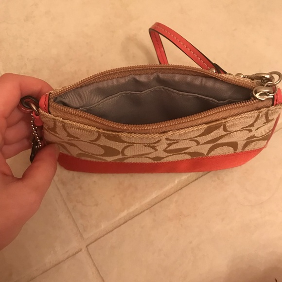 Coach wristlet - Picture 3 of 3